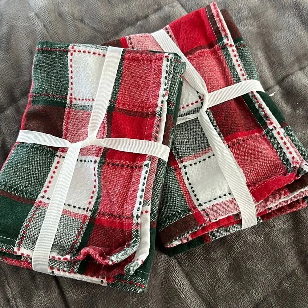 Set of 5 Bold & Vibrant White Green Red Plaid Cotton Cloth Christmas Napkins